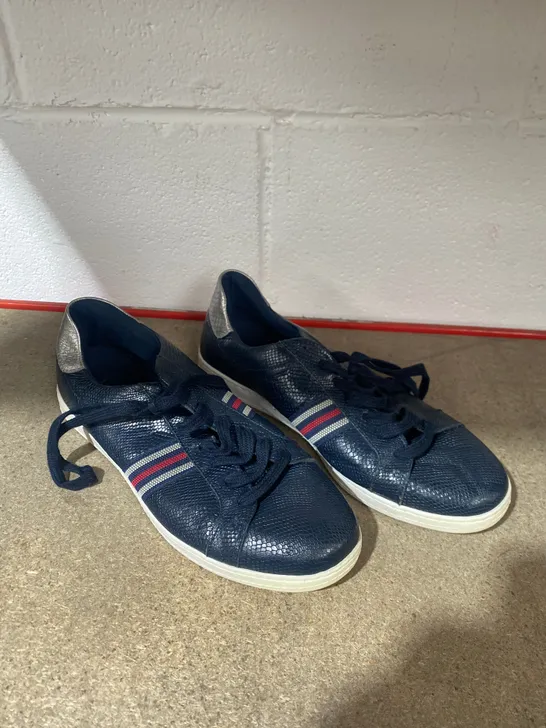 PAIR OF DUNE LONDON NAVY TRAINERS SIZE 42