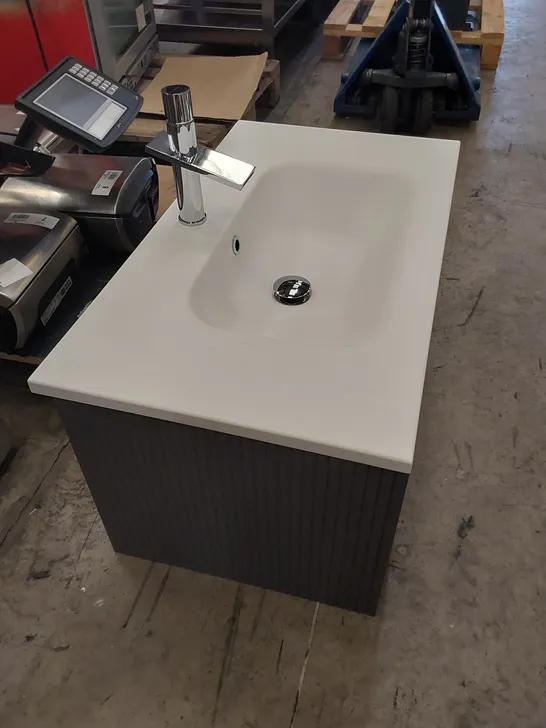 DESIGNER BATHROOM UNIT WITH BASIN, MIXER AND CLICK WASTE