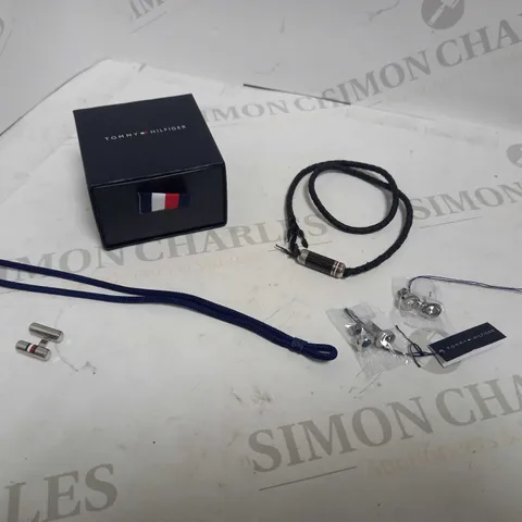 LOT OF 4 TOMMY HILFIGER JEWELLERY ITEMS
