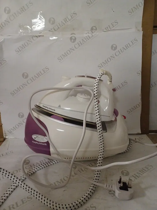 MORPHY RICHARDS JET STEAM GENERATOR IRON PINK/WHITE