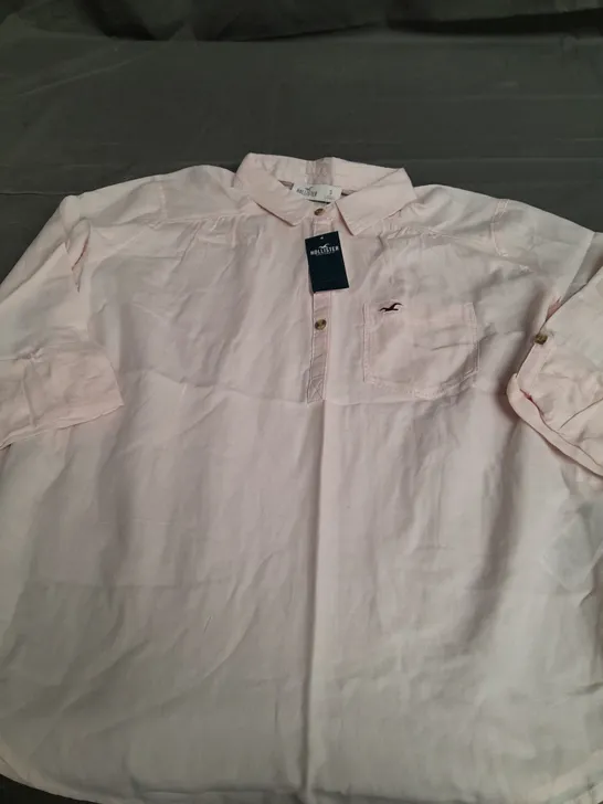 HOLLISTER LIGHT PINK QUARTER BUTTON UP SHIRT - SMALL