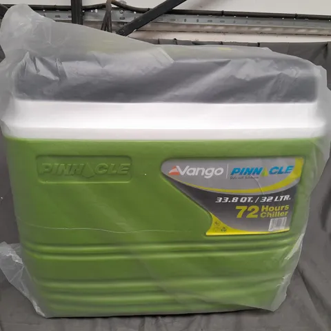 BOXED VANGO PINNACLE 32L 72HR PORTABLE CHILLER IN GREEN 