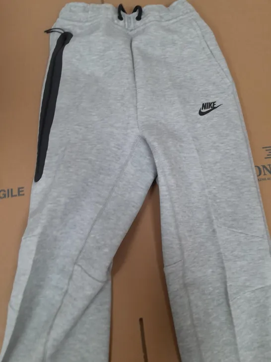 MENS NIKE TECH SLIM FIT TAPER LEG TRACKSUIT BOTTOMS - SIZE XS