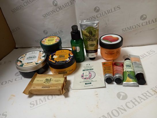 LOT OF APPROX 12 ASSORTED THE BODY SHOP PRODUCTS TO INCLUDE VANILLA PUMPKIN BODY BUTTER, HEMP HAND PROTECTOR, MORINGA SOAP, ETC