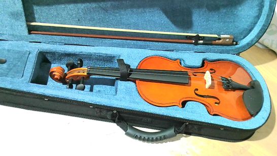 FORENZA UNO SERIES 1/2 SIZE VIOLIN OUTFIT