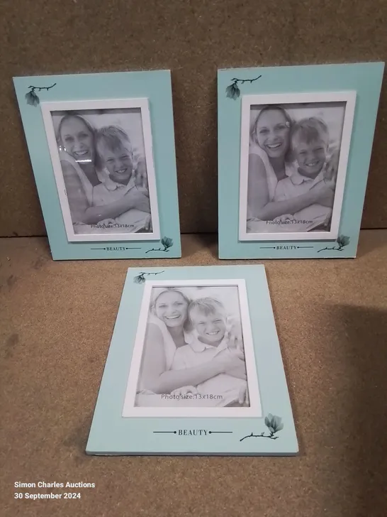 BOX CONTAINING APPROXIMATELY 45 13X18CM PHOTO FRAMES