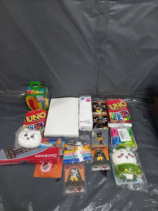 BOX OF ASSORTED TOYS AND GAMES TO INCLUDE UNO, DOMINOS AND CRAYOLA 