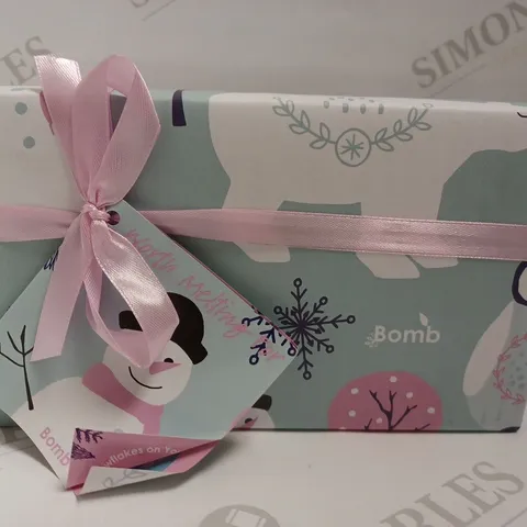 BOX OF BOMB COSMETIC CRUELTY FREE BATH BOMBS