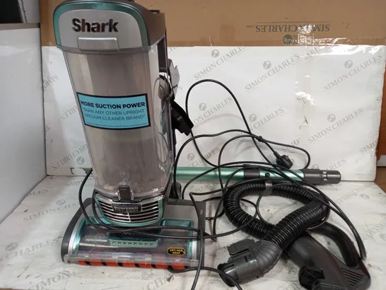 SHARK UPRIGHT VACUUM CLEANER AZ912UKT