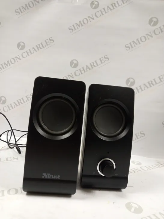 BOXED TRUST SPEAKER SET 