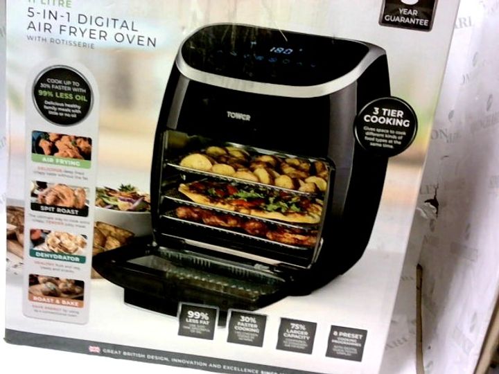 Lot 4034: TOWER 5 IN 1 DIGITAL AIR FRYER OVEN - Simon Charles Auctioneers