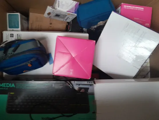 BOX OF APPROXIMATELY 15 ASSORTED ELECTRICAL AND HOUSEHOLD ITEMS TO INCLUDE GEEMARC AMPLIDECT 295, THE SIMS 4 GERMAN PC GAME, BRONDI AMICO CHIC, ETC - COLLECTION ONLY