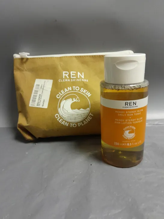 REN CLEAN SKINCARE READY STEADY GLOW DAILY AHA TONIC 250ML