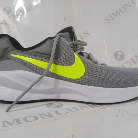 PAIR OF NIKE TRAINERS IN GREY/NEON GREEN UK SIZE 8.5