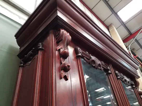 VICTORIAN MAHOGANY VENEER PART GLAZED LOCKABLE BOOKCASE WITH CUPBOARD