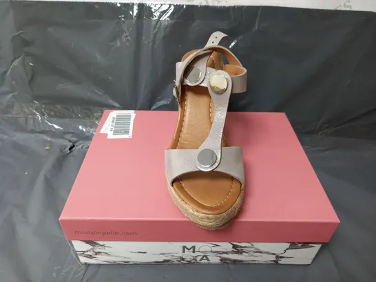 BOXED MODA IN PELLE PARRIS STONE METALLIC LEATHER HIGH HEELS - SIZE 6