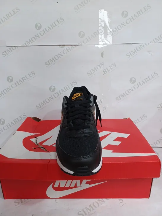 NIKE AIR MAX 90 IN BLACK - UK 11.5