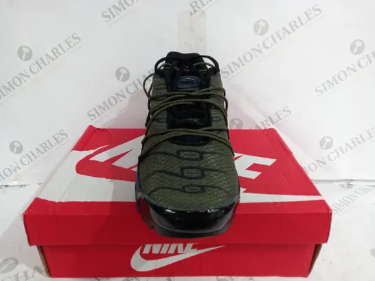 BOXED NIKE AIR MAX PLUS - UK 11