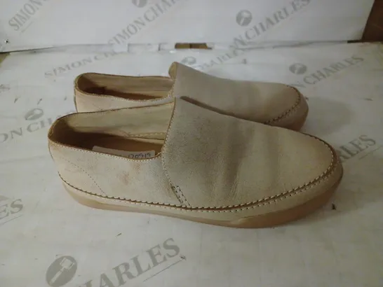 CLARKS SLIP ON WOMENS SHOES, LIGHT BROWN, UK 5