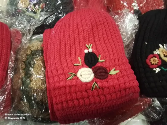 LOT CONTAINING LARGE AMOUNT OF BAGGED WOOLEN HATS IN VARIOUS COLOURS AND DESIGNS 