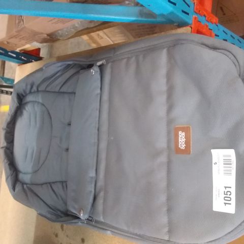 MAMAS AND PAPAS LIGHT GREY PUSHCHAIR LINER AND A NAPPY BAG