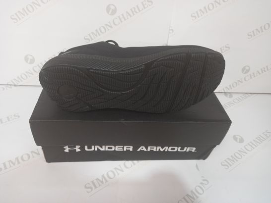 BOXED PAIR OF UNDER ARMOUR SHOES IN BLACK UK SIZE 8