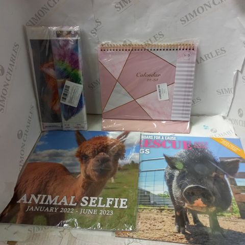 LOT OF ASSORTED ITEMS TO INCLUDE CALANDERS, PLANNERS AND DIAMOND PAINTINGS