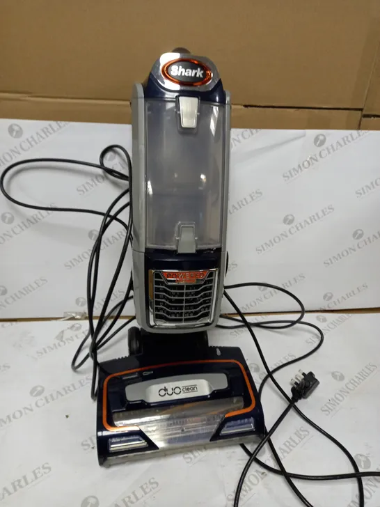 SHARK UPRIGHT VACUUM CLEANER NV602UKT