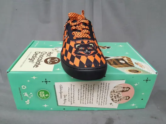 BOXED PAIR OF HOT CHOCOLATE DESIGN SHOES IN BLACK/ORANGE EU SIZE 38.5