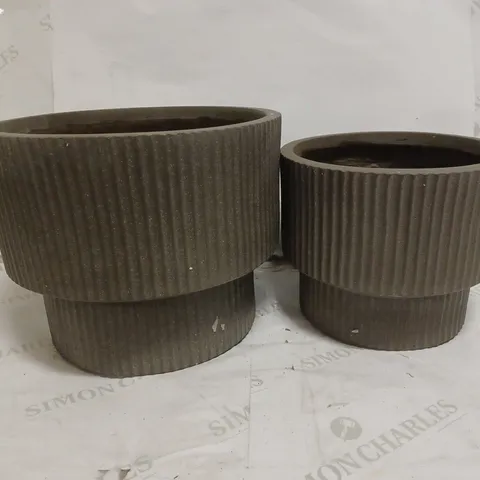 SET OF 2 ROUND TIERED PLANTERS 