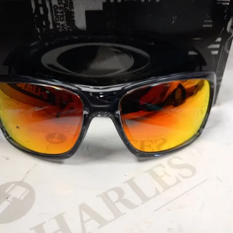 BOXED OAKLEY SUNGLASSES