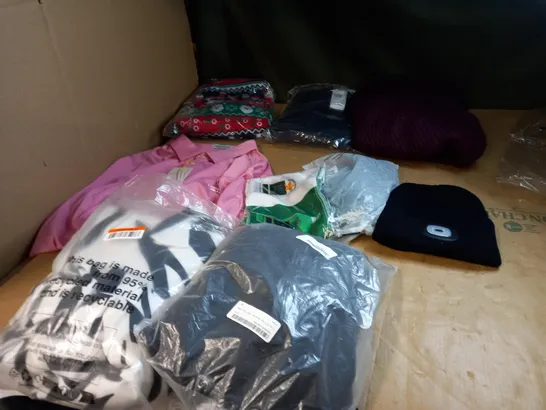 BOX OF APPROXIMATELY 25 ASSORTED CLOTHING ITEMS TO INCLUDE A SWEATSHIRT, A CHRISTMAS JUMPER, A BURGUNDY KNITTED JACKET AND A MIDI DRESS