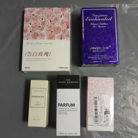 BOX OF APPROXIMATELY 5 ASSORTED BOXED FRAGRANCES TO INCLUDE - VINZINEE ENCHANTED - ROSE PARFUM - FEDERICO MAHORA PHEROMONE - ETC