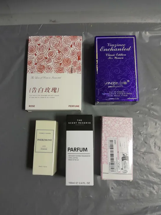 BOX OF APPROXIMATELY 5 ASSORTED BOXED FRAGRANCES TO INCLUDE - VINZINEE ENCHANTED - ROSE PARFUM - FEDERICO MAHORA PHEROMONE - ETC