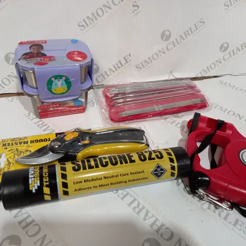 APPROXIMATELY 15 ASSORTED HOUSEHOLD ITEMS TO INCLUDE DOG LEAD, BYPASS PRUNER, SILICONE ETC