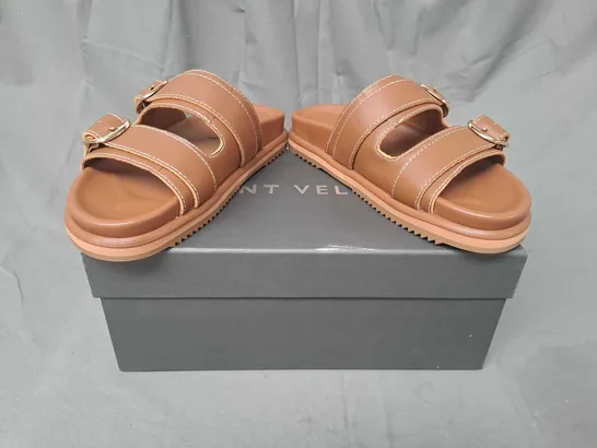 BOXED PAIR OF MINT VELVET OPEN TOE LEATHER SANDALS IN TAN UK SIZE 5