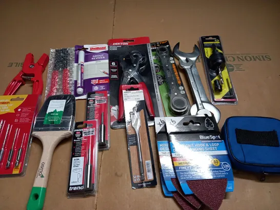 LOT OF ASSORTED TOOLS AND DIY ITEMS TO INCLUDE DRILL BITS, SPANNERS AND REVOLVING PUNCH PLIERS