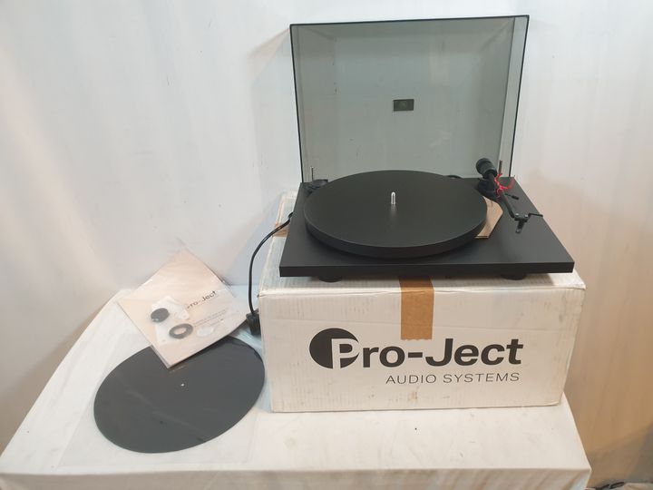 Lot 1100 PROJECT AUDIO PRIMARY E TURNTABLE BLACK Simon Charles