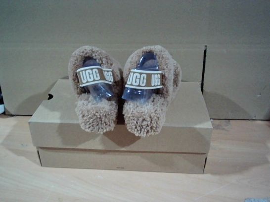 BOXED PAIR OF UGG SLIPPERS CHESTNUT SIZE 6