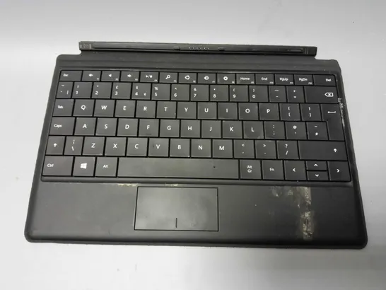 APPROXIMATELY 10 TABLET KEYBOARDS FOR VARIOUS MODELS