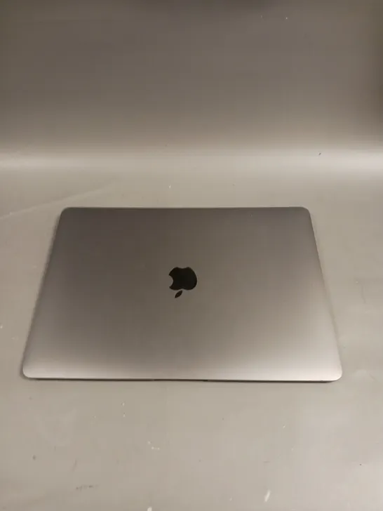 APPLE MACBOOK AIR 13"