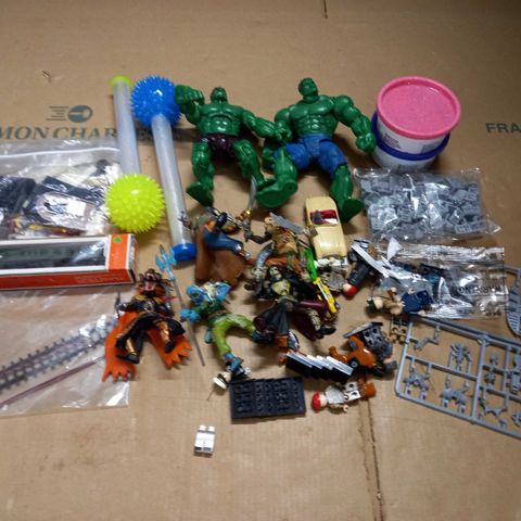 LOT OF ASSORTED TOYS TO INCLUDE VARIOUS FIGURES AND LIMA MODEL TRAIN