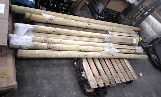 PALLET OF ASSORTED WOODEN POLES FOR PLUM SET