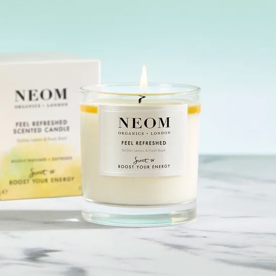 NEOM FEEL REFRESHED SCENTED CANDLE IN SICILIAN LEMON AND FRESH BASIL