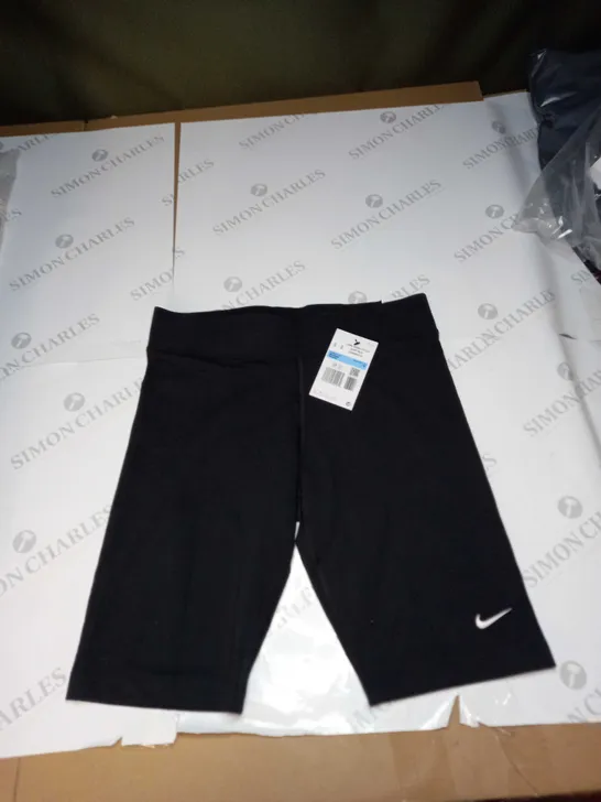 NIKE WOMENS CYCLE SHORTS - SIZE M