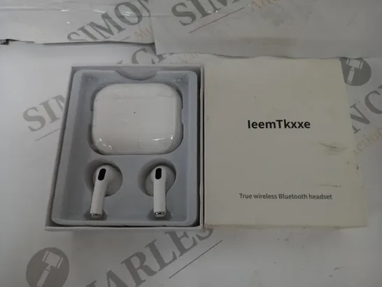 BOXED IEEMTKXXE TRUE WIRELESS EARBUDS IN WHITE