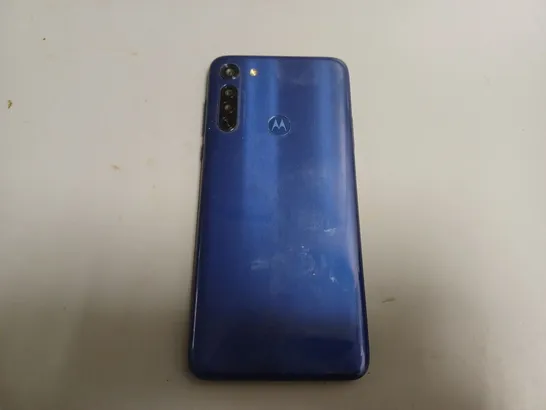 MOTOROLA MOTO G8