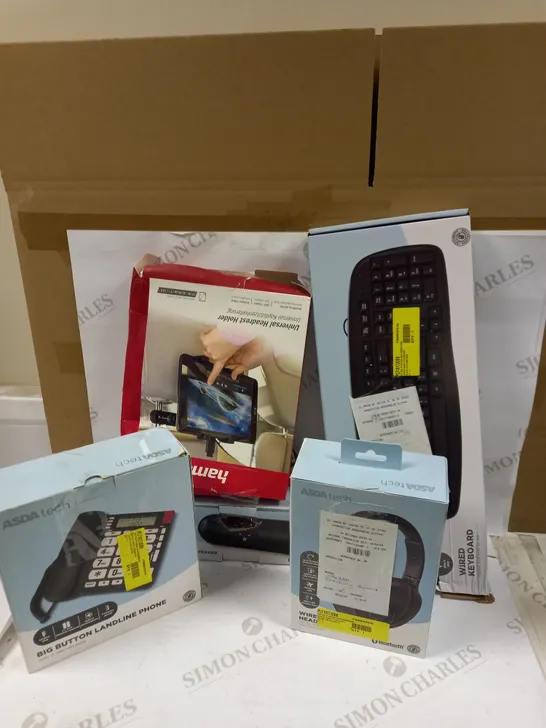 BOX OF ASSORTED ELECTRICAL ITEMS TOO INCLUDE KEYBOARDS ,, EARPHONES AND LANDLINE PHONES  