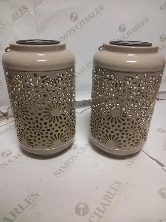 GARDEN REFLECTIONS SET OF 2 PATTERNED SOLAR LANTERNS, FLOWER