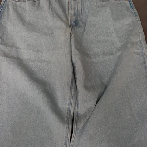 LEVI'S BAGGY DAD STRAIGHT LEG JEANS IN BLUE SIZE 31/32